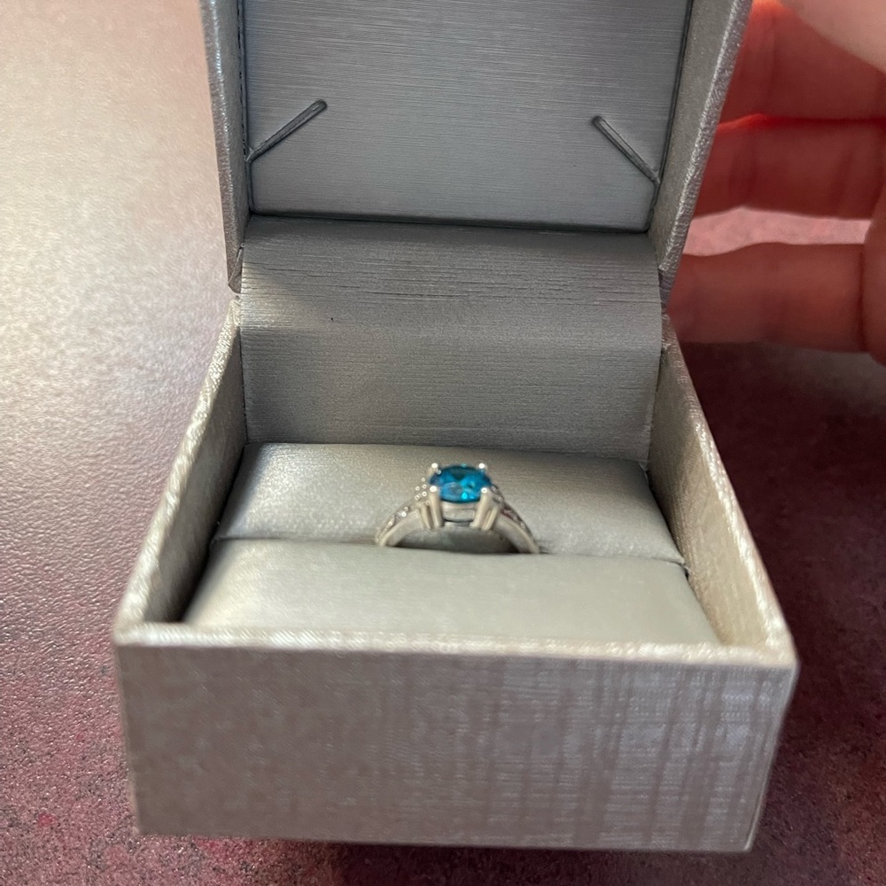 Topaz Ring - Picture 3 of 4
